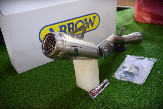 ท่อ Arrow รุ่น Pro-Race titanium Half system สำหรับ ZX10R ปี 2022+ (For Exhibition only)