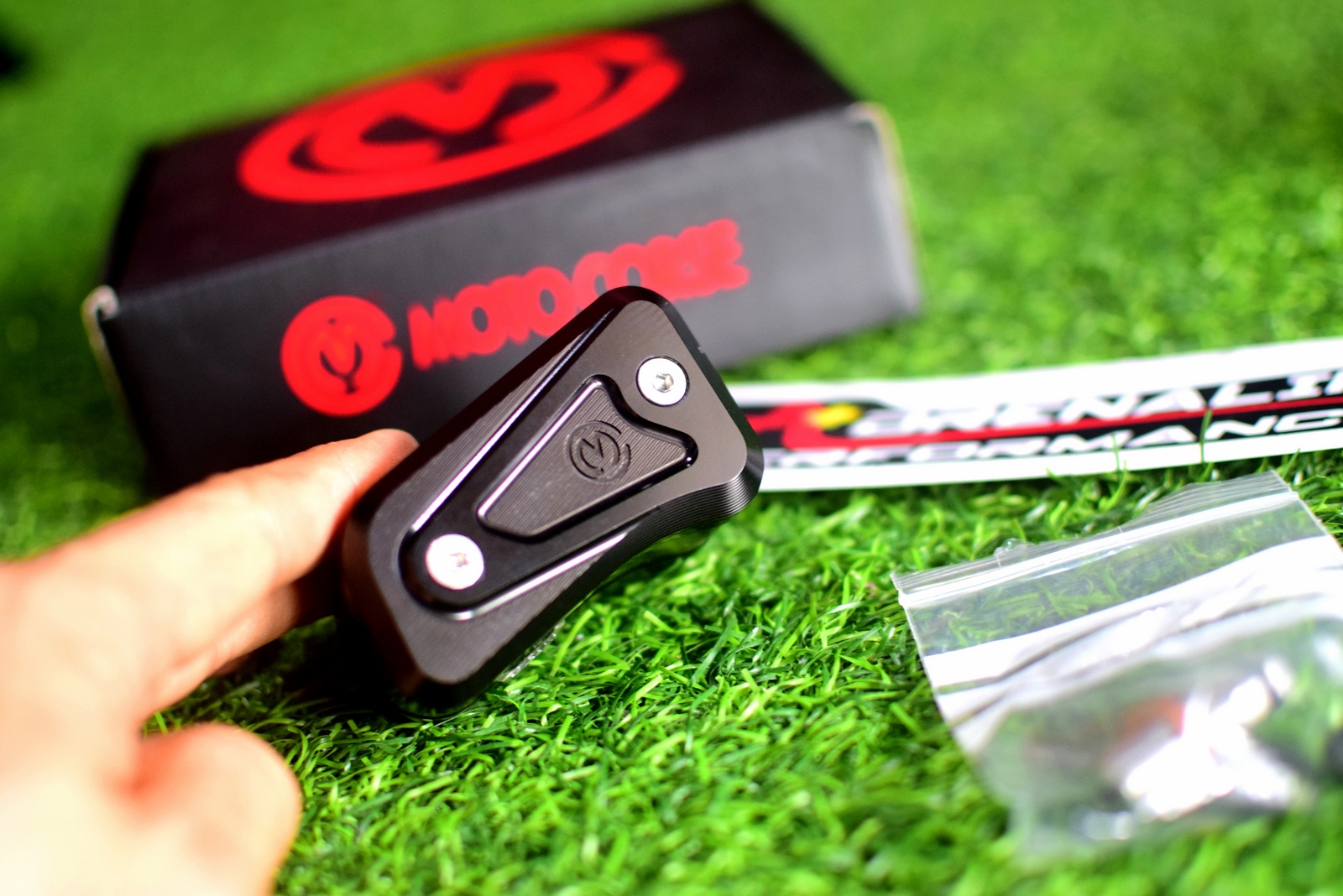 กระปุกน้ำมัน motocorse สำหรับใฃ้กับ ปั๊มเบรค ปั๊มคลัทช์ Brembo โลโก้แดง โลโก้ขาว , Rossi ราคา/ข้าง