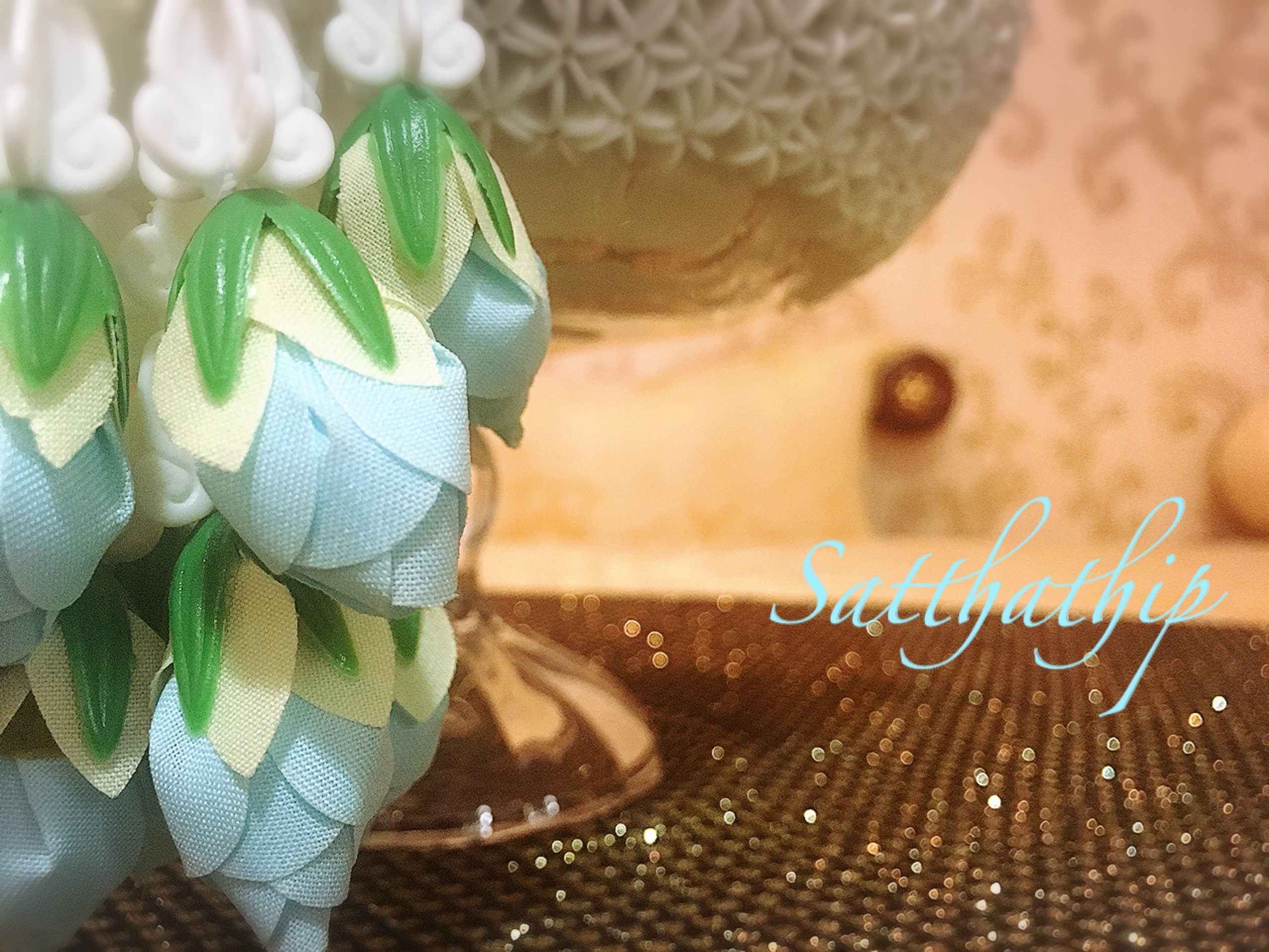 พานพุ่ม - พานพุ่มสักการะ - พานพุ่มดอกรัก - พานพุ่มดอกรักประดิษฐ์ (พลาสติก) - พานพุ่มสีขาว - Panpum