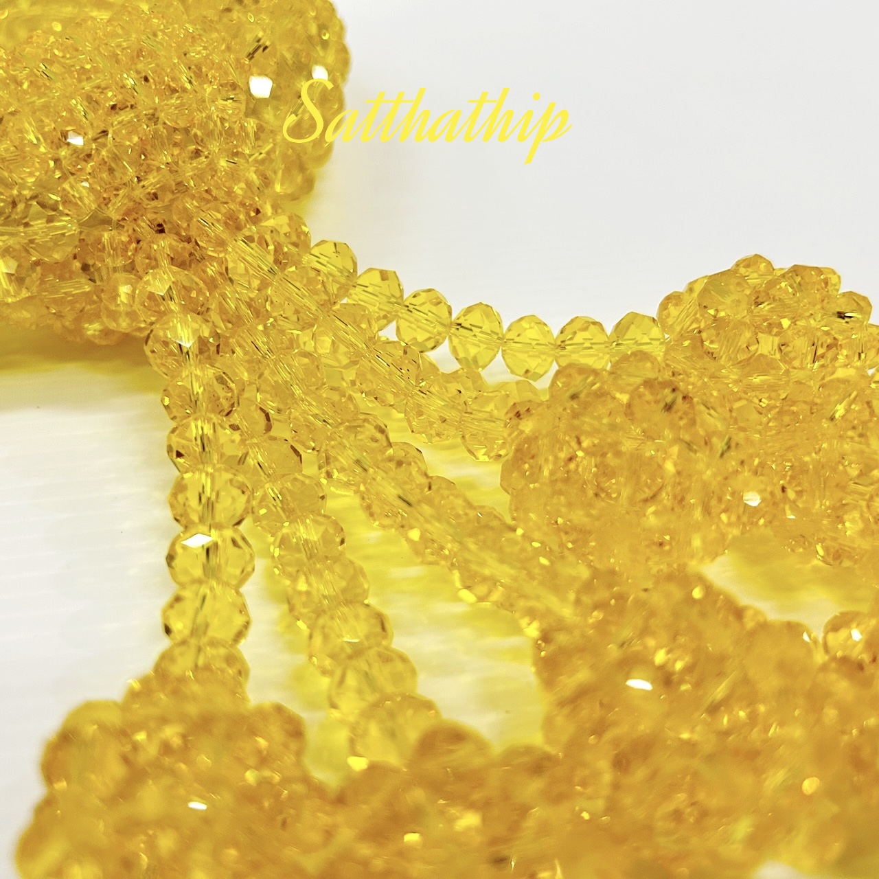 พวงมาลัยคริสตัล สีเหลือง - Crystal Garland