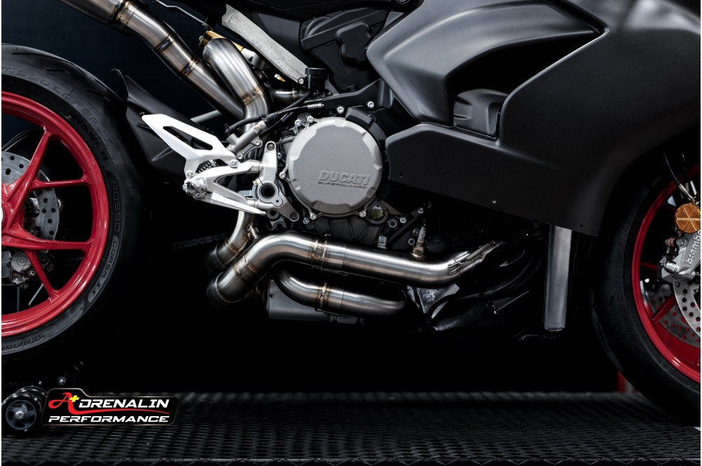 ท่อ zard full system สำหรับ panigale v2 2020+ คอเลส ปลายไทเท มาพร้อม upmap t800 (For Exhibition only)