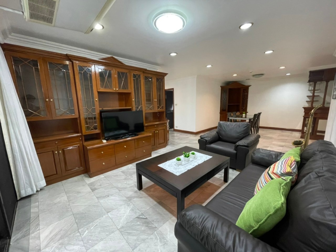 Acadamia Grand Tower Pet friendly for rent