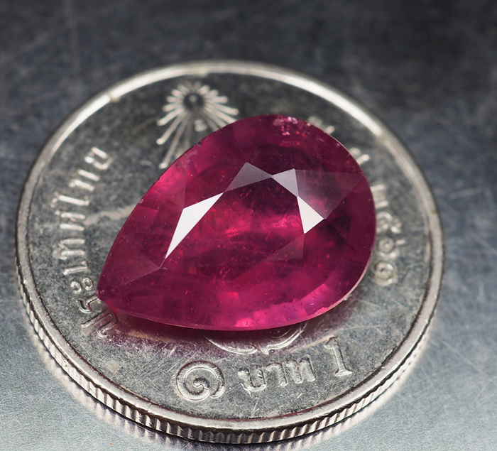พลอยทับทิม (Ruby) 4.40 กะรัตสีแดงชมพู