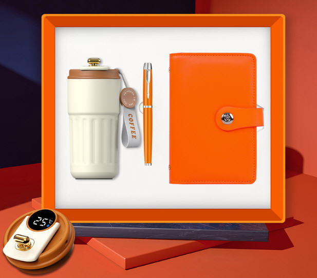 ชุดของขวัญปีใหม่,ชุดของขวัญของแจก,ชุดแก้วน้ำ+สมุดใส่นามบัตร,บัตรเครดิต+ปากกา,สกรีนโลโก้