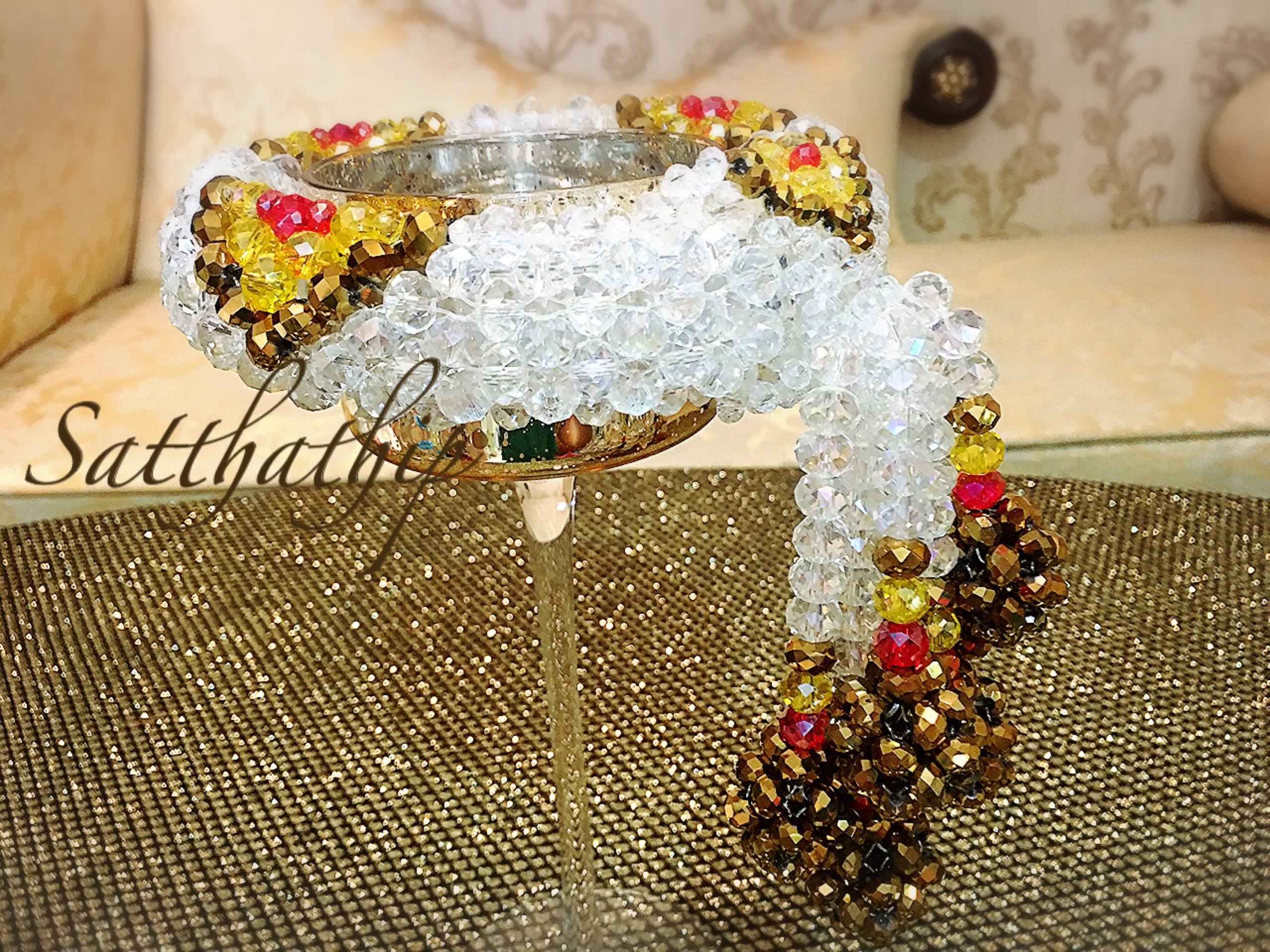 พวงมาลัยคริสตัล สีน้ำตาลทอง - Crystal Garland