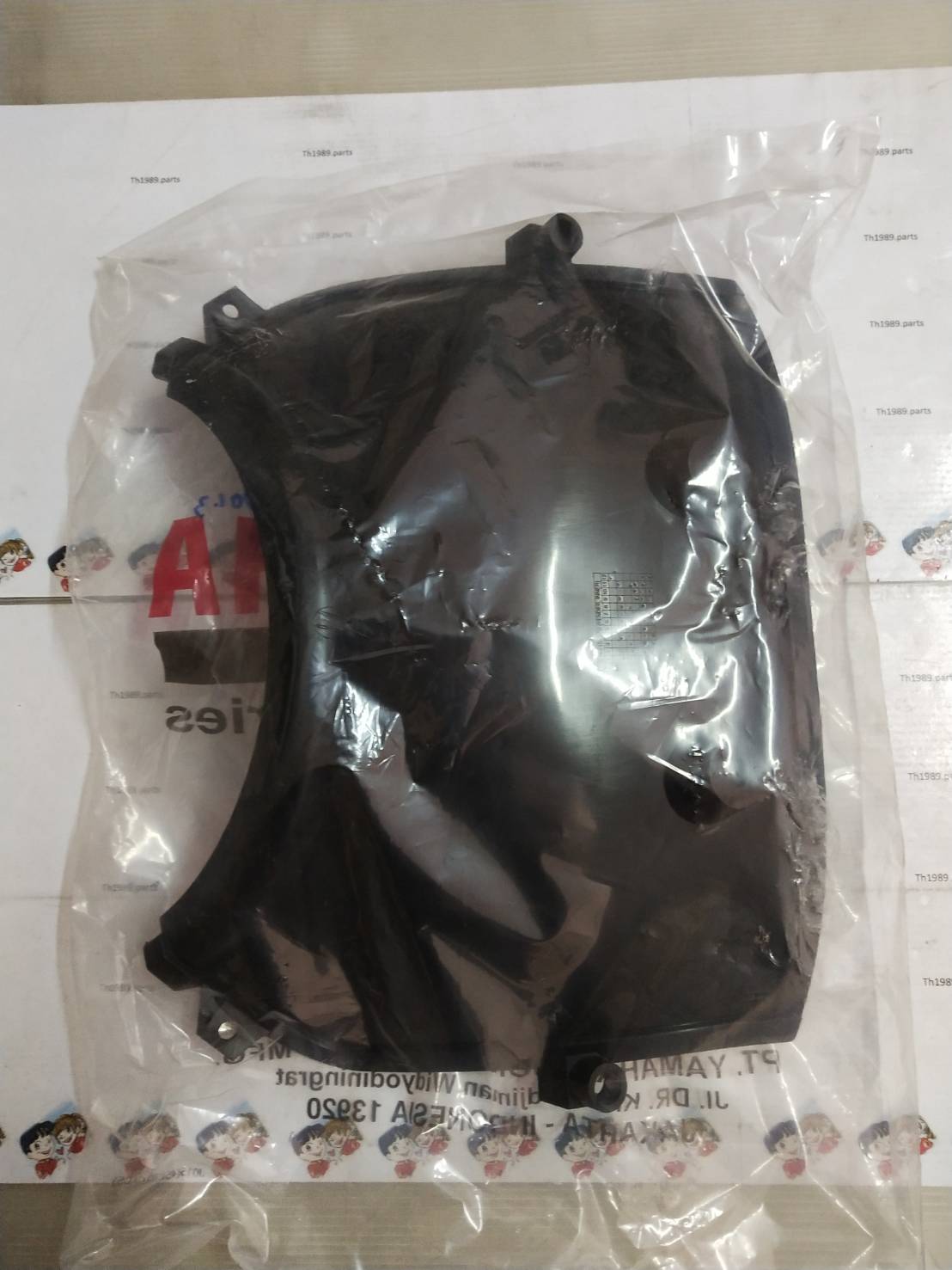 บังโคลนตัวใน (สีดำ) สำหรับรุ่น NOUVO ปี 2004 อะไหล่แท้ YAMAHA 5LW-F1552-10