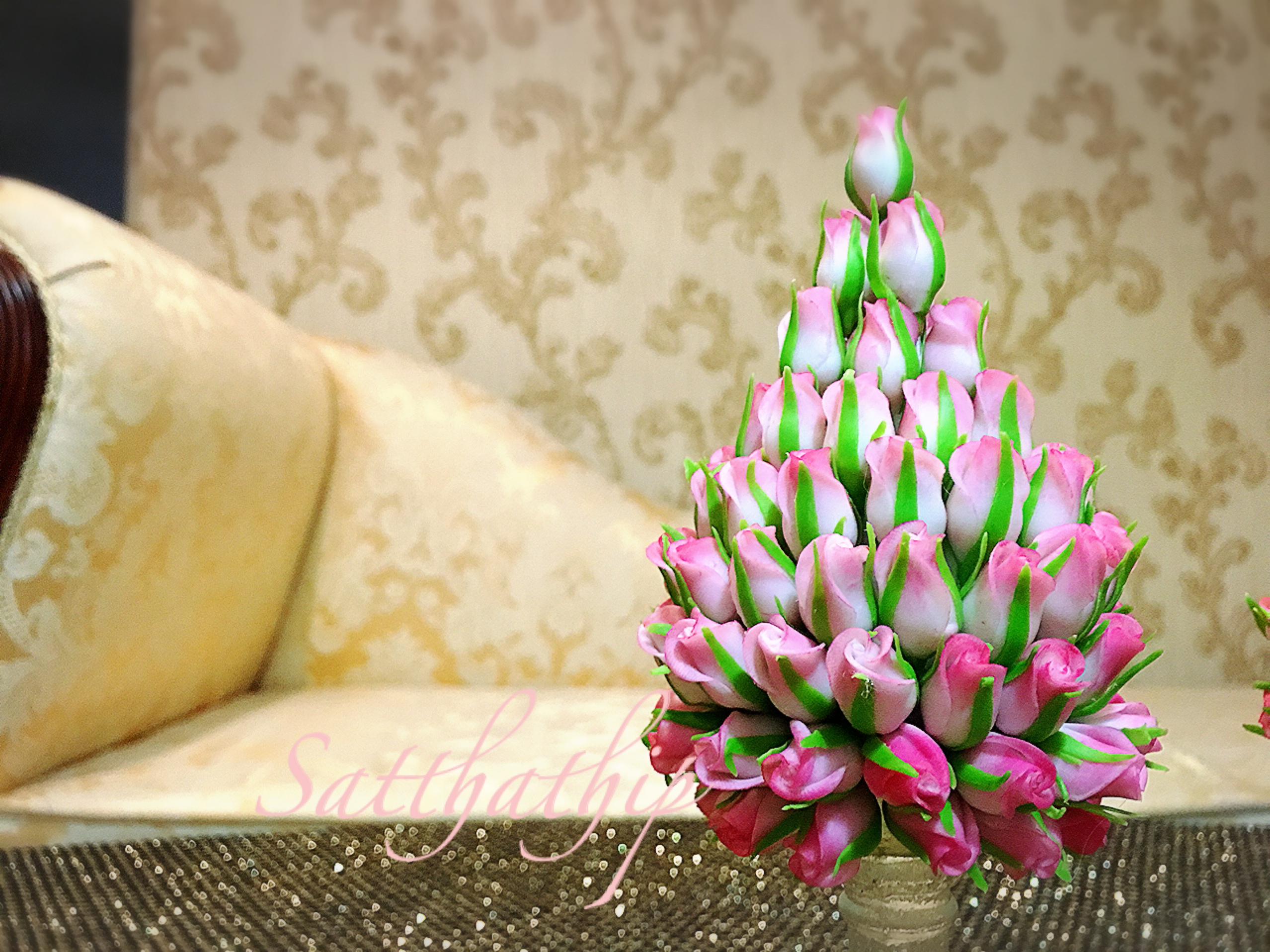 พานพุ่มดอกกุหลาบ ประดิษฐ์จากดิน [3 นิ้ว 1,250 บาท/คู่]