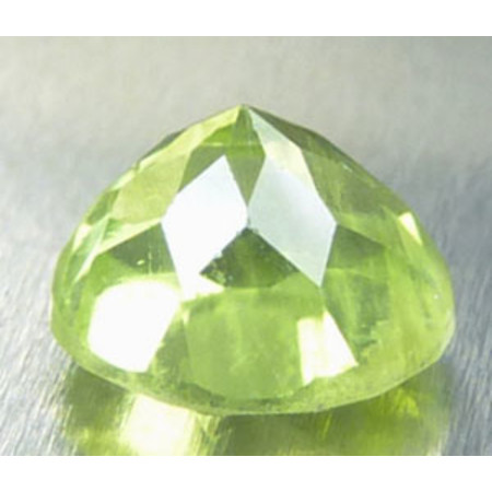 พลอยเพอริดอท (Peridot) 1.05 กะรัต