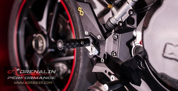 LighTech- เกียร์โยง (Rearsets) สำหรับ Panigale