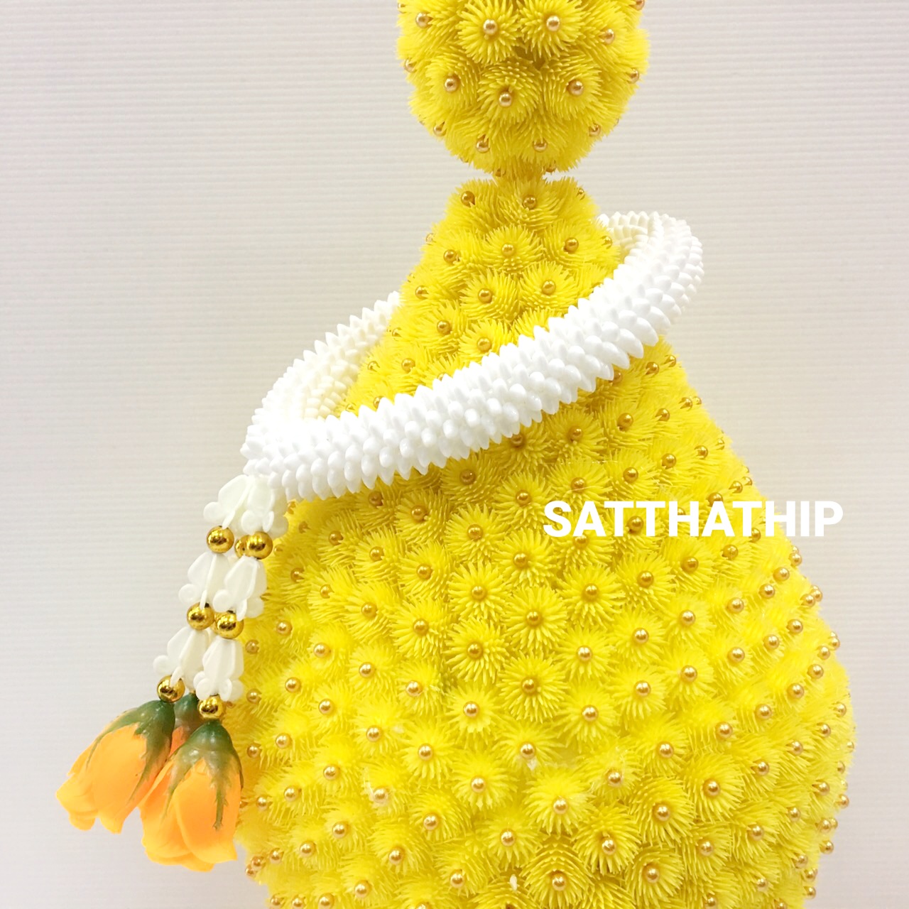 พานพุ่มดอกบานไม่รู้โรยประดิษฐ์ [8 นิ้ว/ 3,300บาท/คู่]