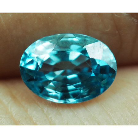 เพทาย (Blue Zircon) 1.55 กะรัตสีฟ้า