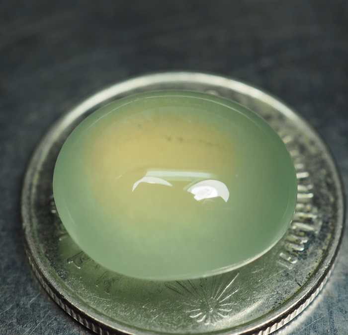 พรีไนท์สีเขียวสวย (Prehnite) 9.80 กะรัต