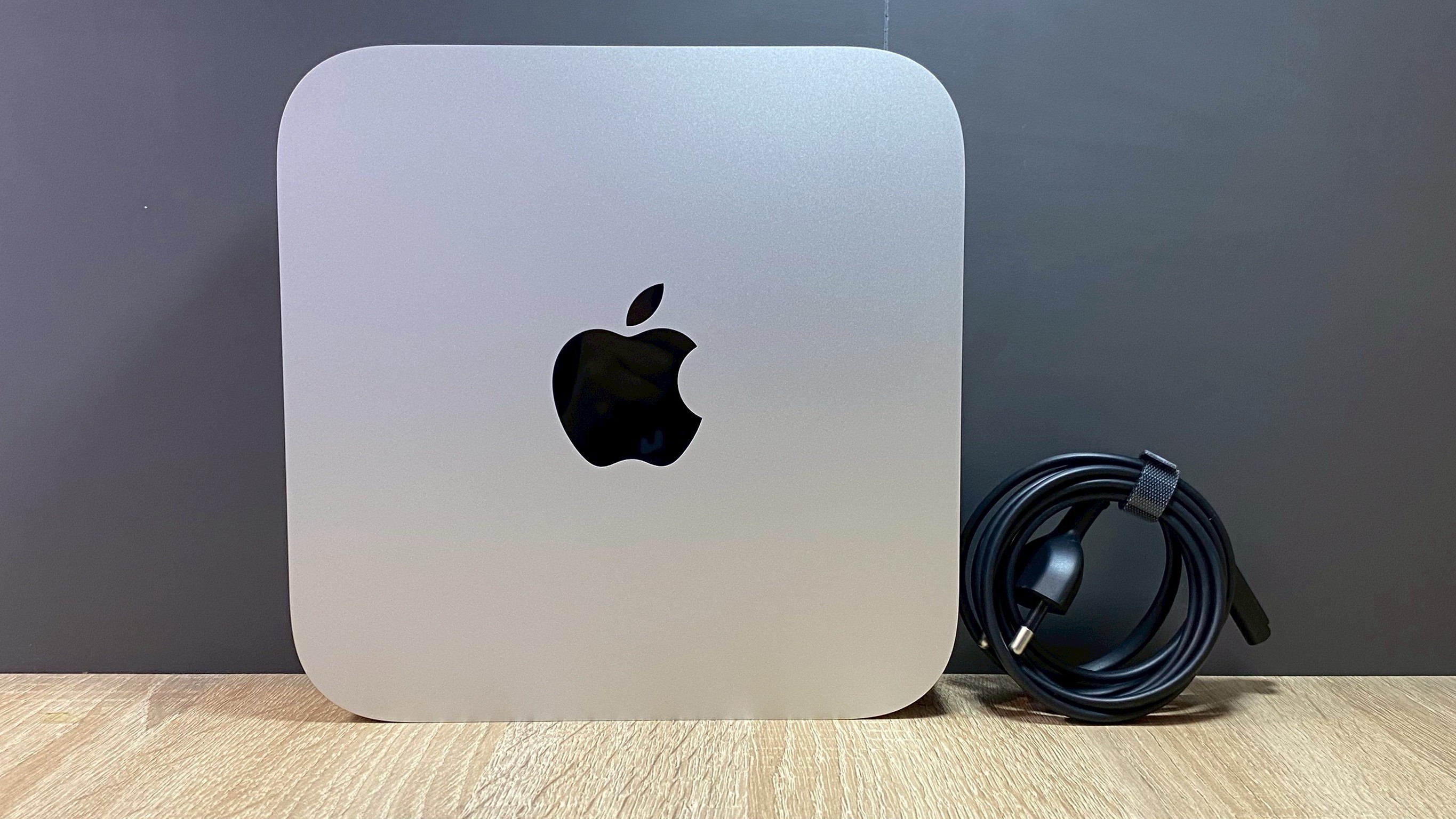 Mac mini (M2, 2023) 8/256GB