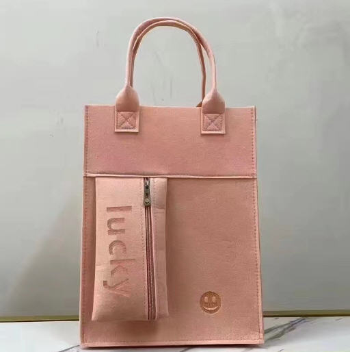 กระเป๋าสะพายผ้าสักหลาด,กระเป๋าผ้าสักหลาด,ขนาด33*26*9cm