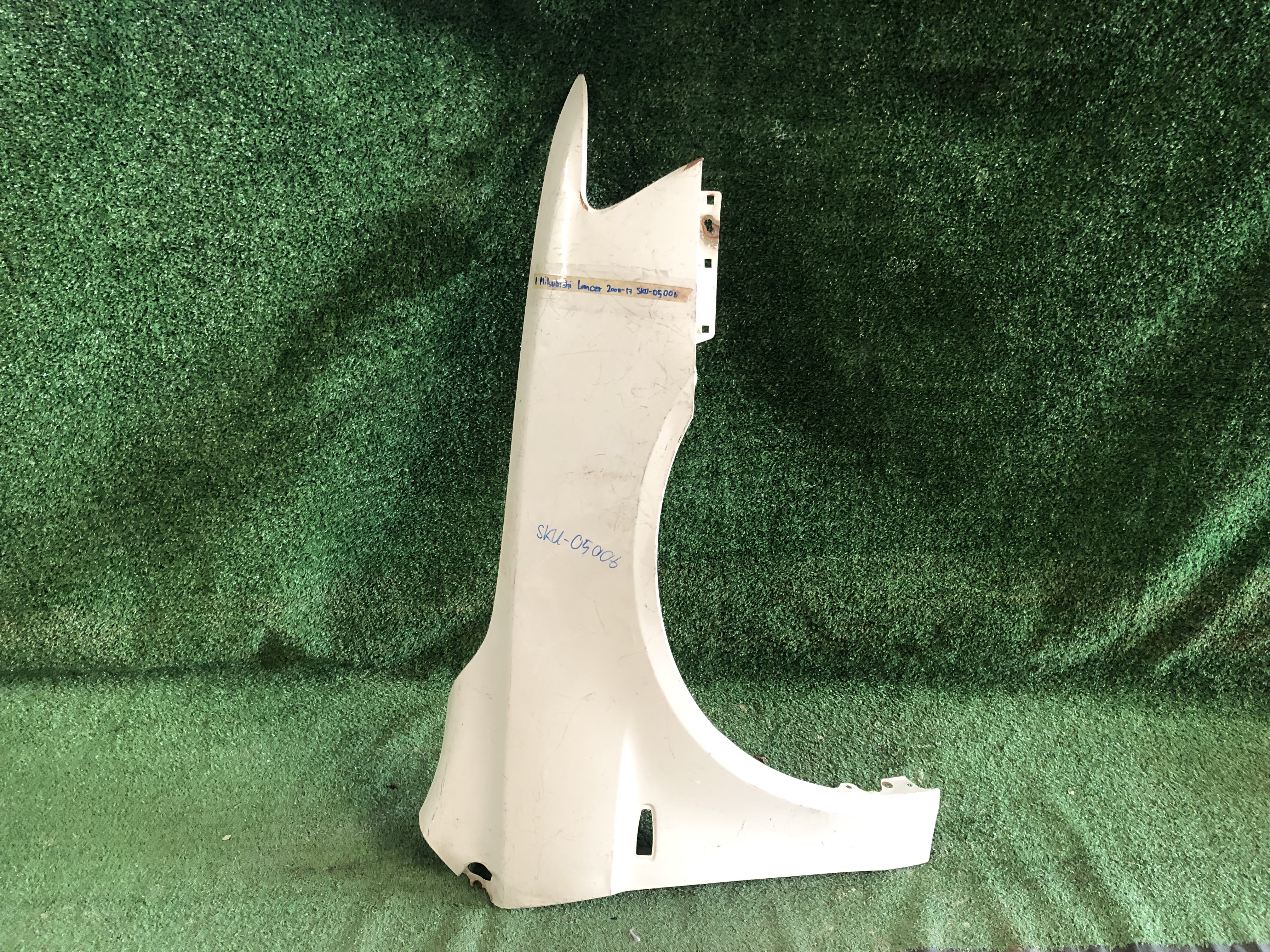 บังโคลนหน้า R Mitsubishi Lancer 2008-17