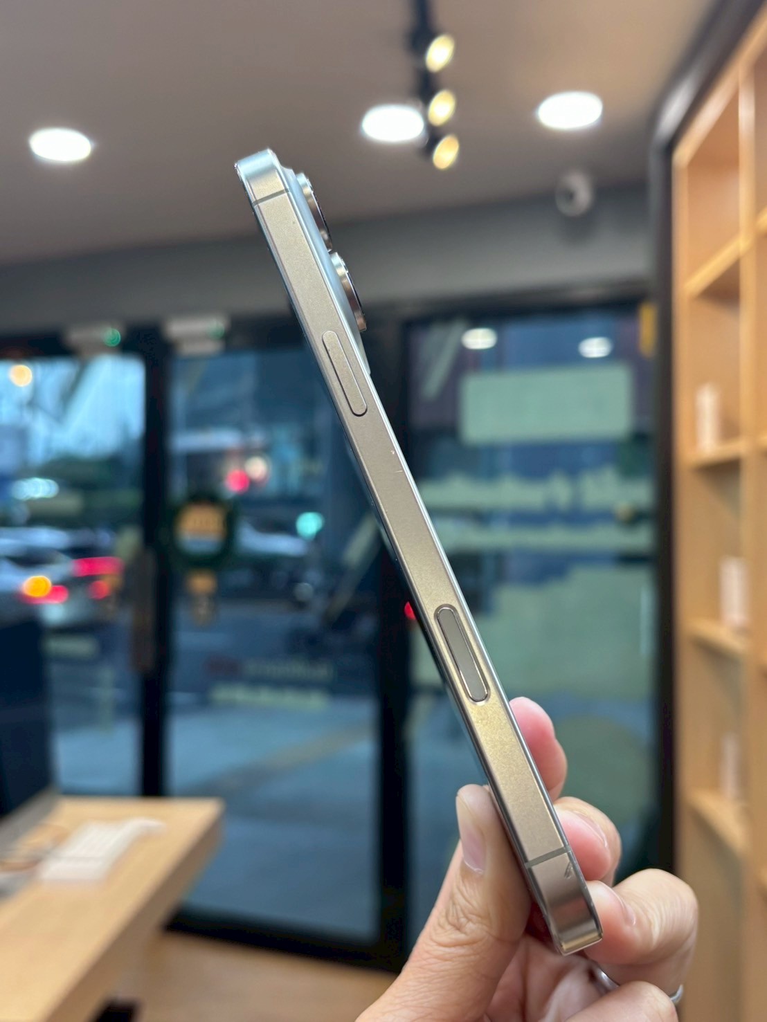 iPhone 16 Pro Max 256GB Natural Titanium