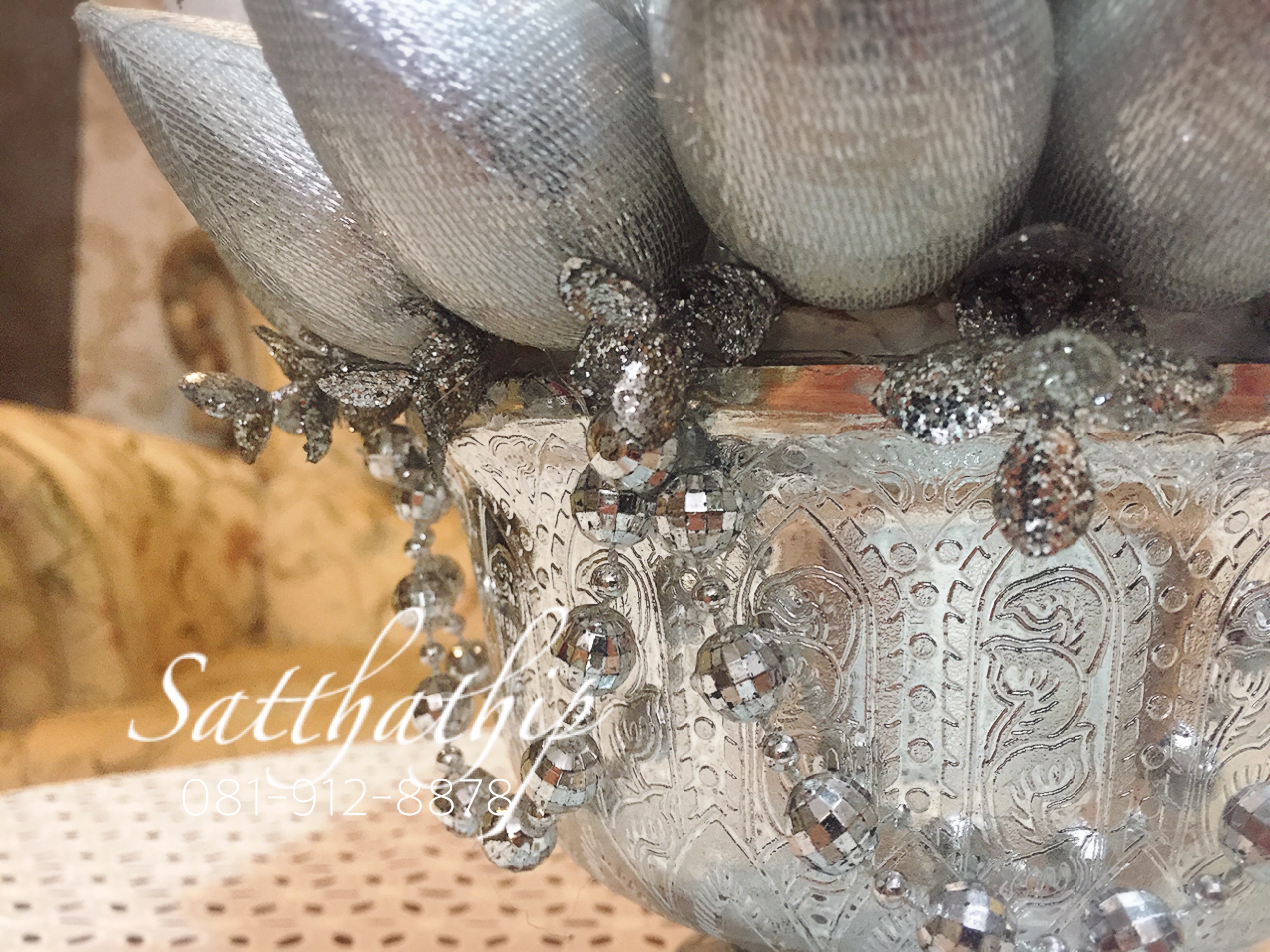 พานพุ่มดอกบัวเงินทอง