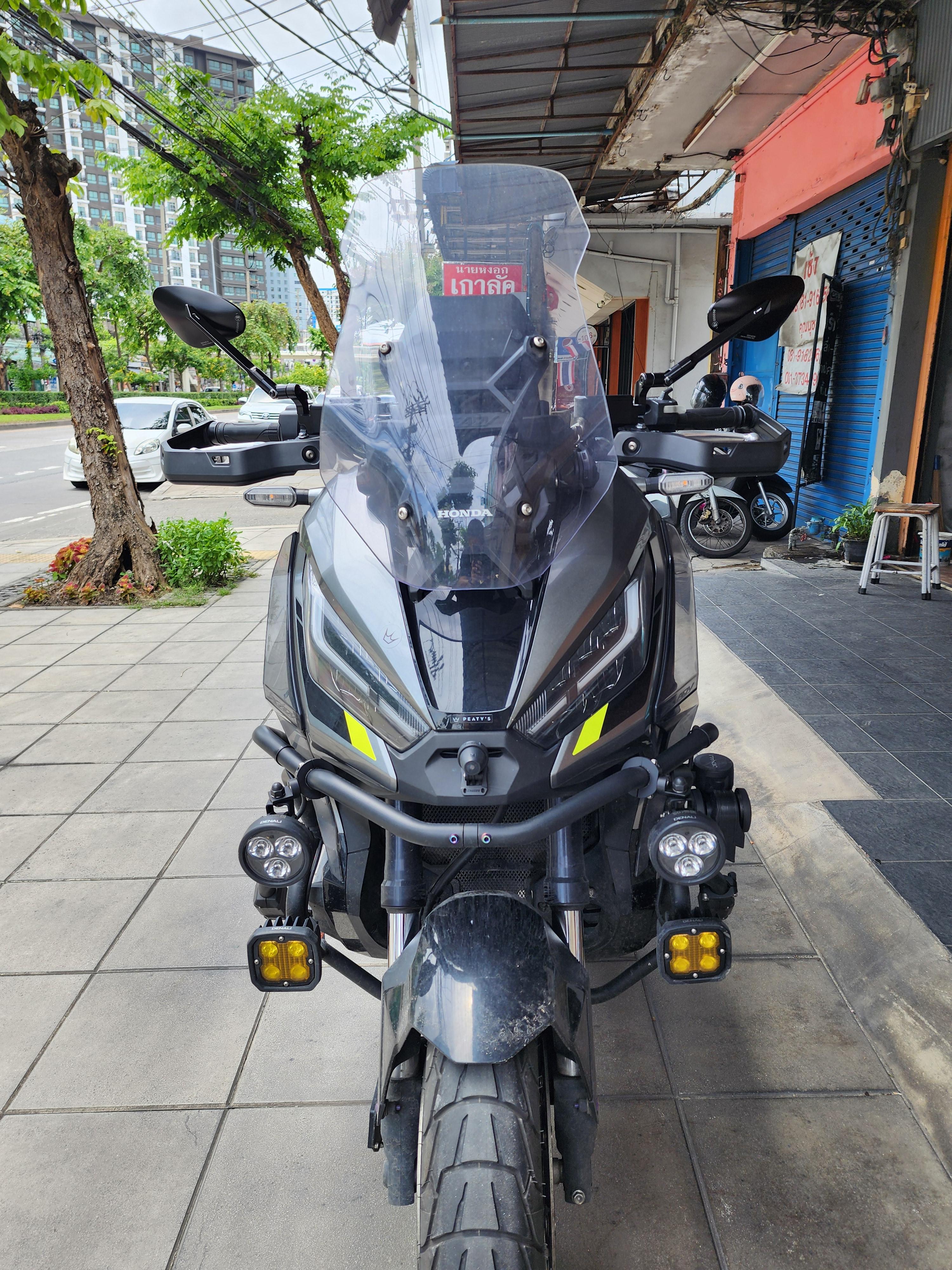 กระจกมองข้าง Rizoma รุ่น Genesi สำหรับ X-adv 750 ราคาข้างละ
