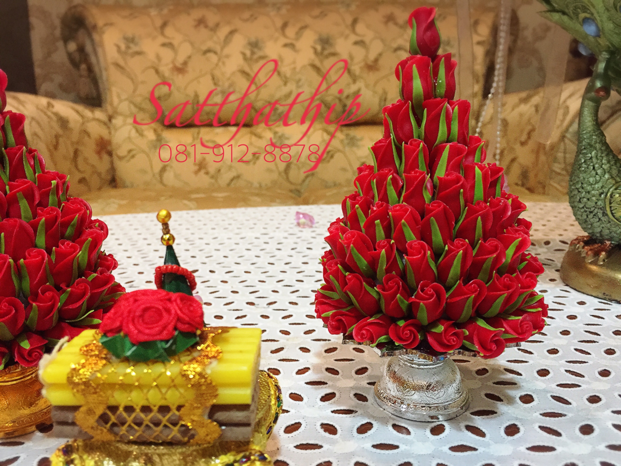 ชุดพานพุ่มดอกกุหลาบ ประดิษฐ์จากดิน