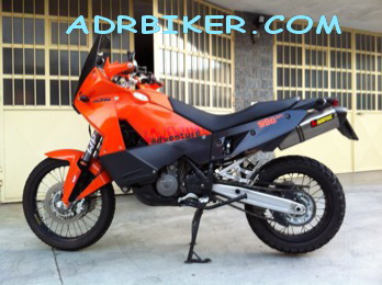 ท่อ akrapovic ทรง HEX ล่าสุด สำหรับ ktm 990 adventure (For Exhibition only)