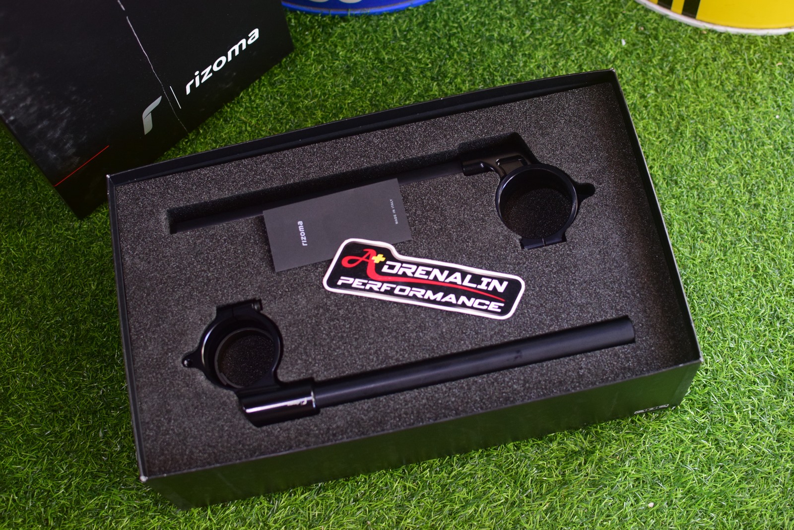 แฮนด์จับโช้ค Rizoma สำหรับ R nine T สำหรับโช้คหัวกลับขนาด 55มิล