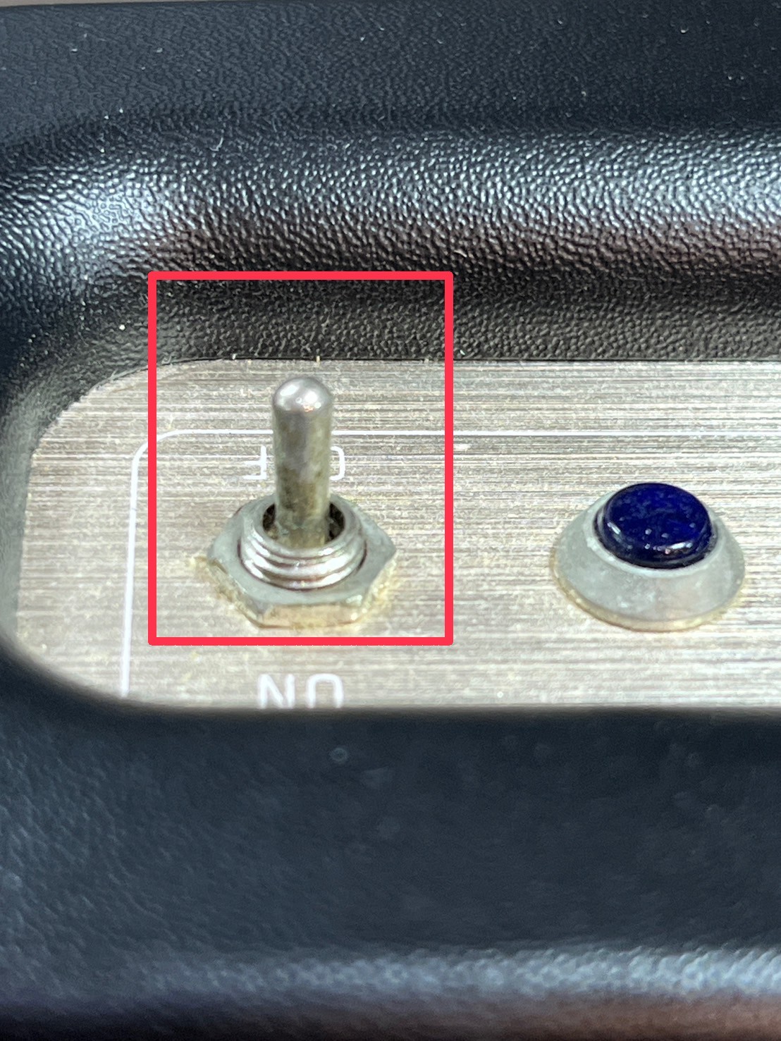 Fender Newport 2 Black/Gold