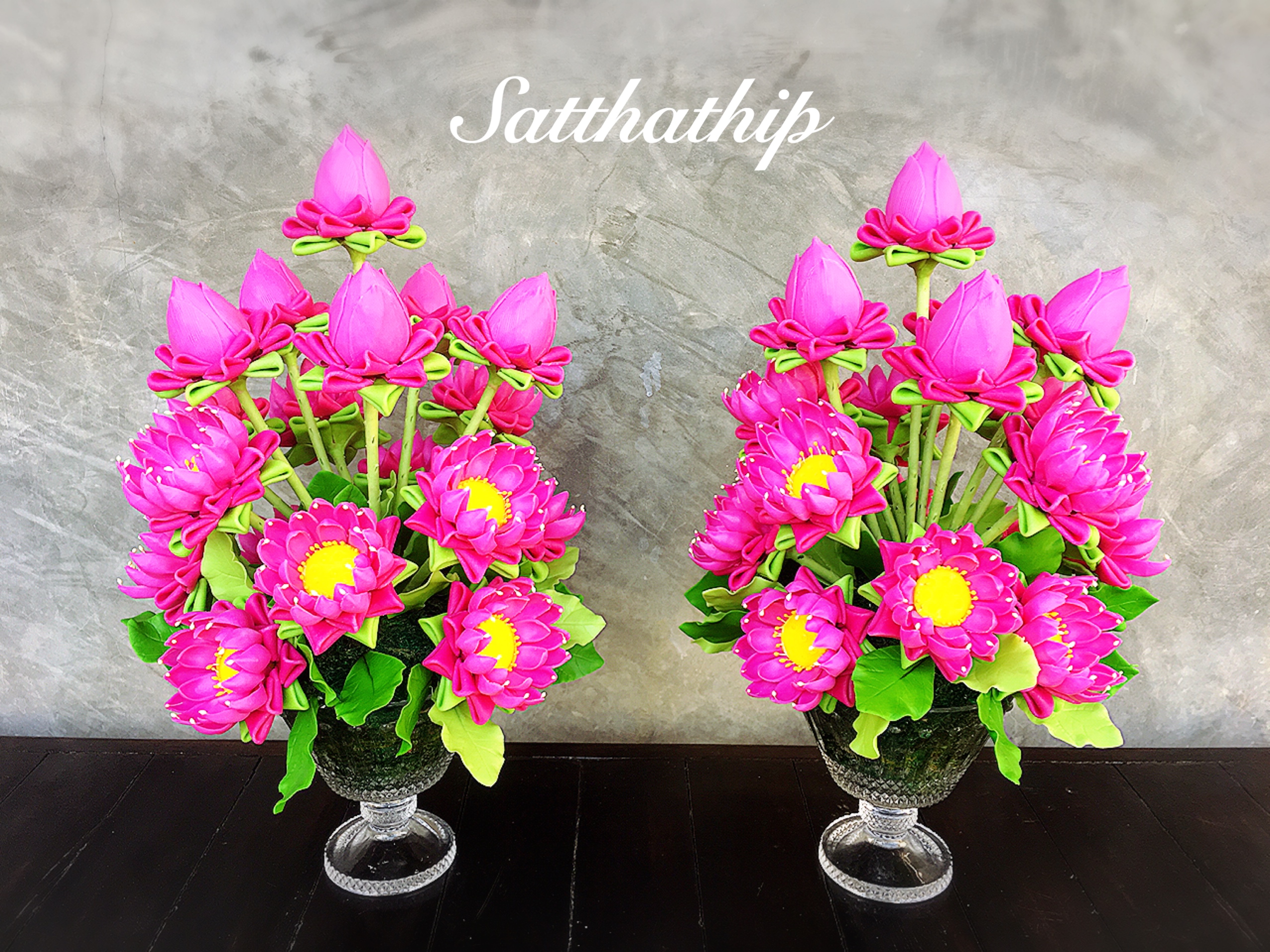 แจกันดอกบัว - ดอกบัวประดิษฐ์ - แจกันดอกบัวพับ (ข้างละ 18 ดอก) ประดิษฐ์จากดิน - Lotus Flower