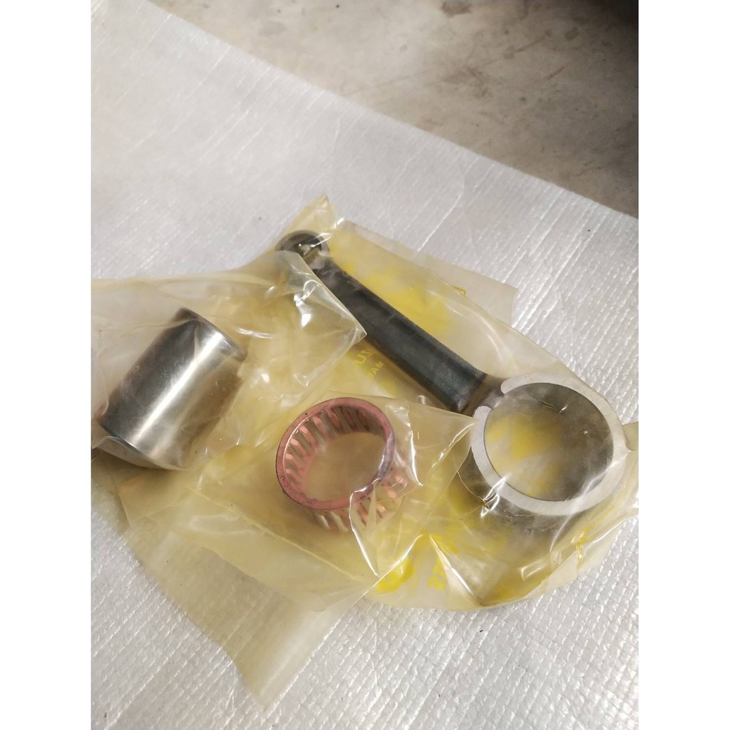 ชุดก้านสูบ สำหรับรุ่น Shogun FL125S-F อะไหล่แท้ SUZUKI 12160-20821-000