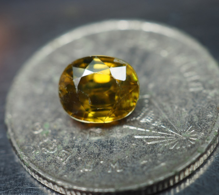 พลอยแท้สฟีน (Sphene) 1.31 กะรัต