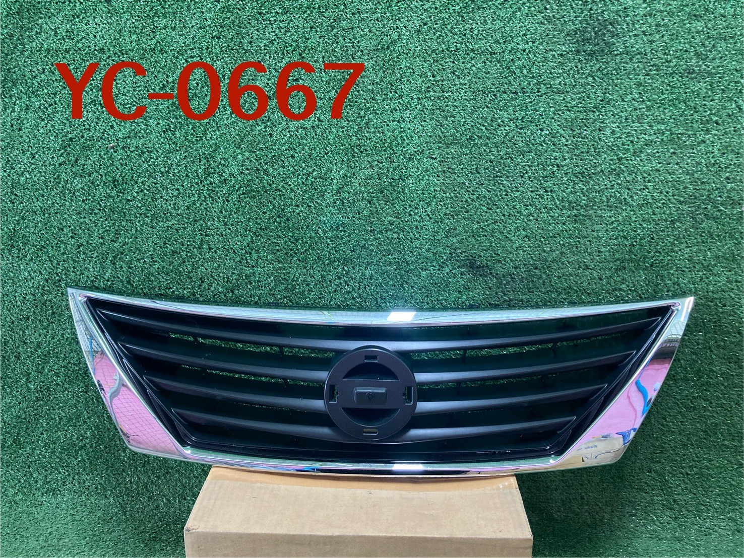 กระจังหน้า Nissan Almera 2011-2013+ TW มือสอง