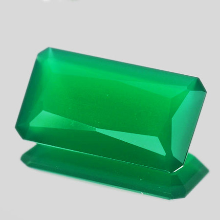 คาลซิโดนีสีเขียว (Green Chalcedony) 8 กะรัต