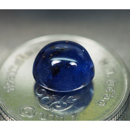 พลอยไพลินหลังเบี้ย (Sapphire) 4.55 กะรัต