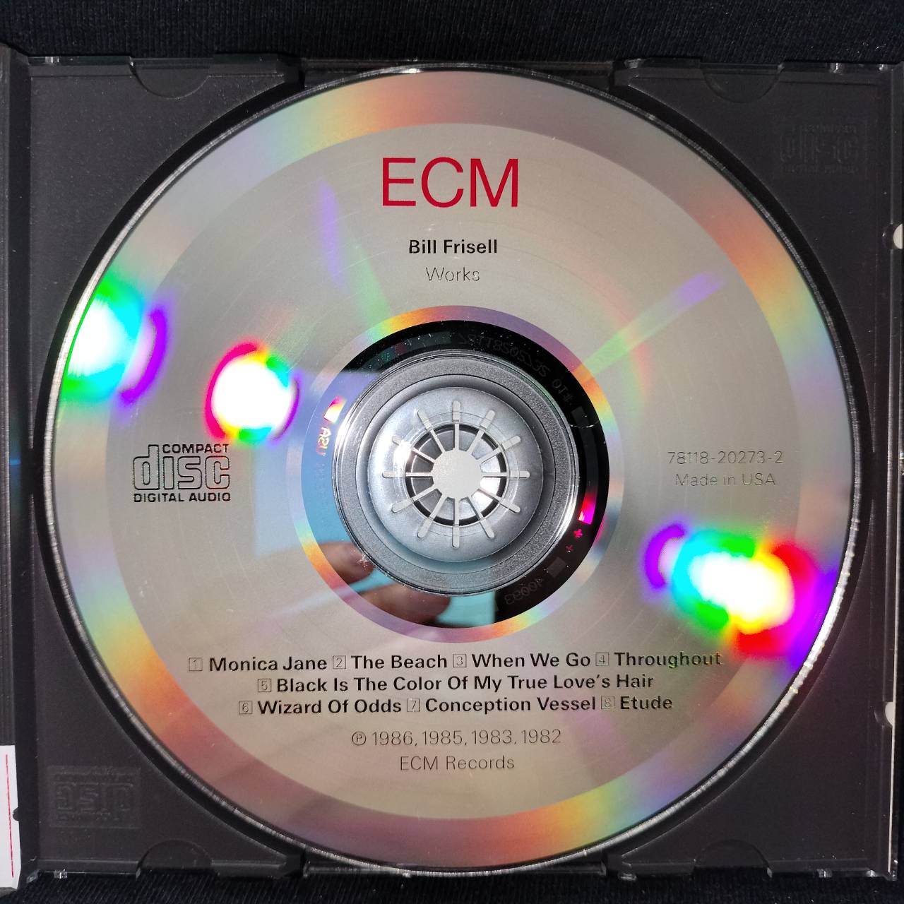 Bill Frisell – Works / USA / ค่าย ECM / ปกมีจุดเหลือง / แผ่นดี