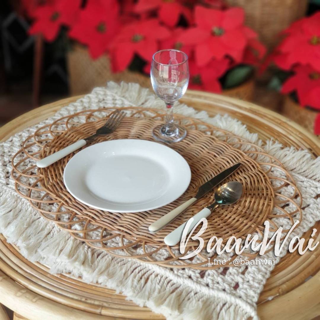 แผ่นรองจานหวายขอบถัก ขนาด 27 * 37 cm