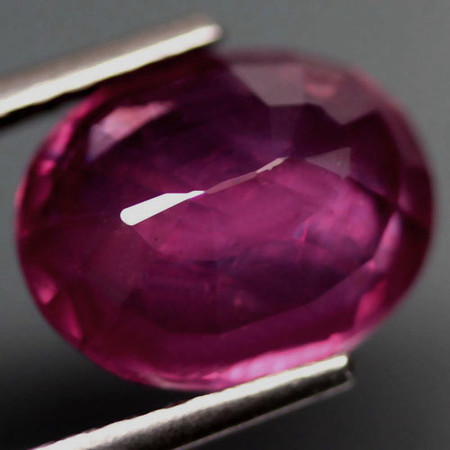 พลอยทับทิม (Ruby) 4.10 กะรัตสีชมพูอมม่วงสวย