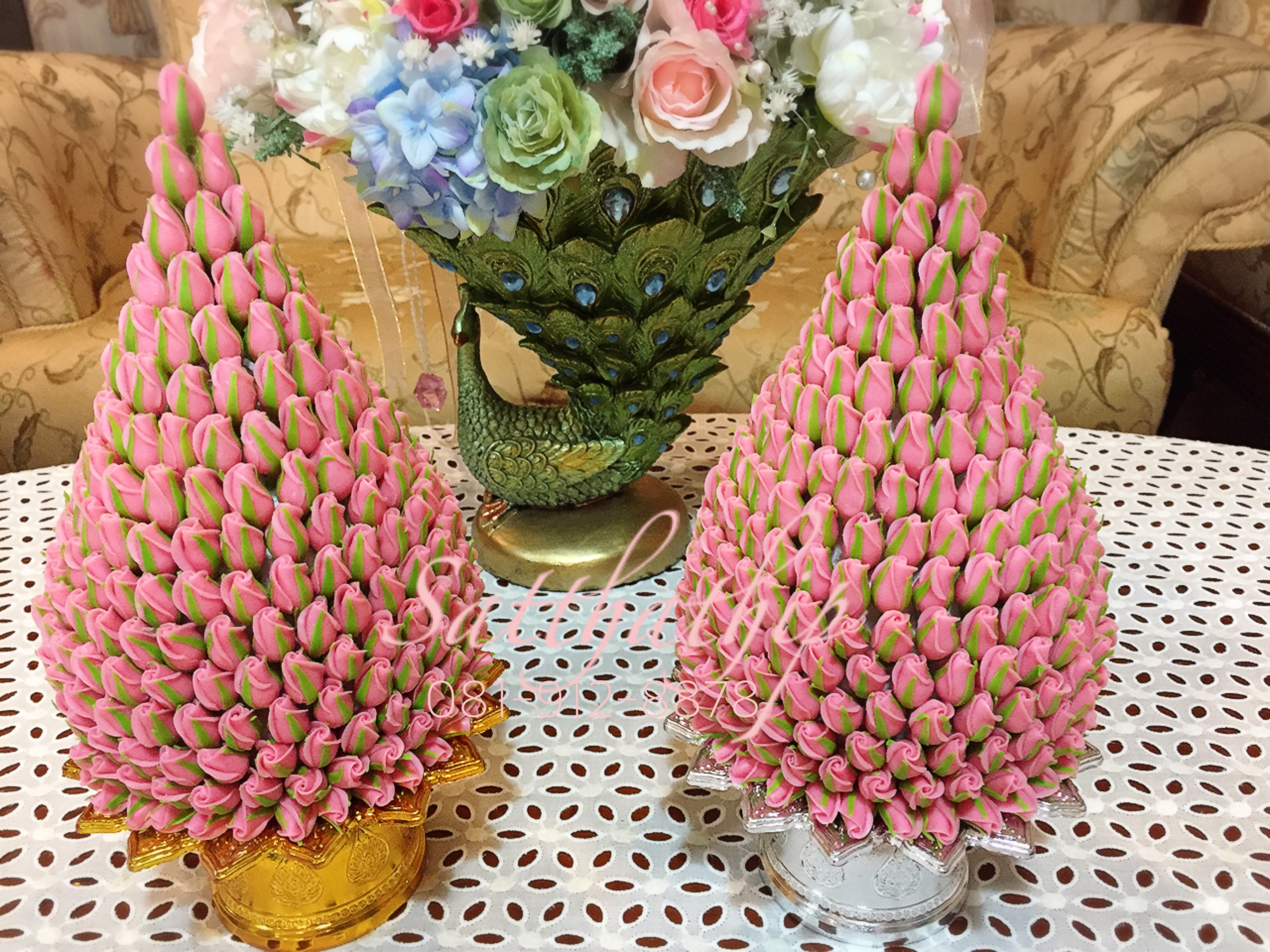 พานพุ่มดอกกุหลาบ - พานพุ่มดอกกุกลาบ (สีชมพู) ประดิษฐ์จากดิน - Phan bush