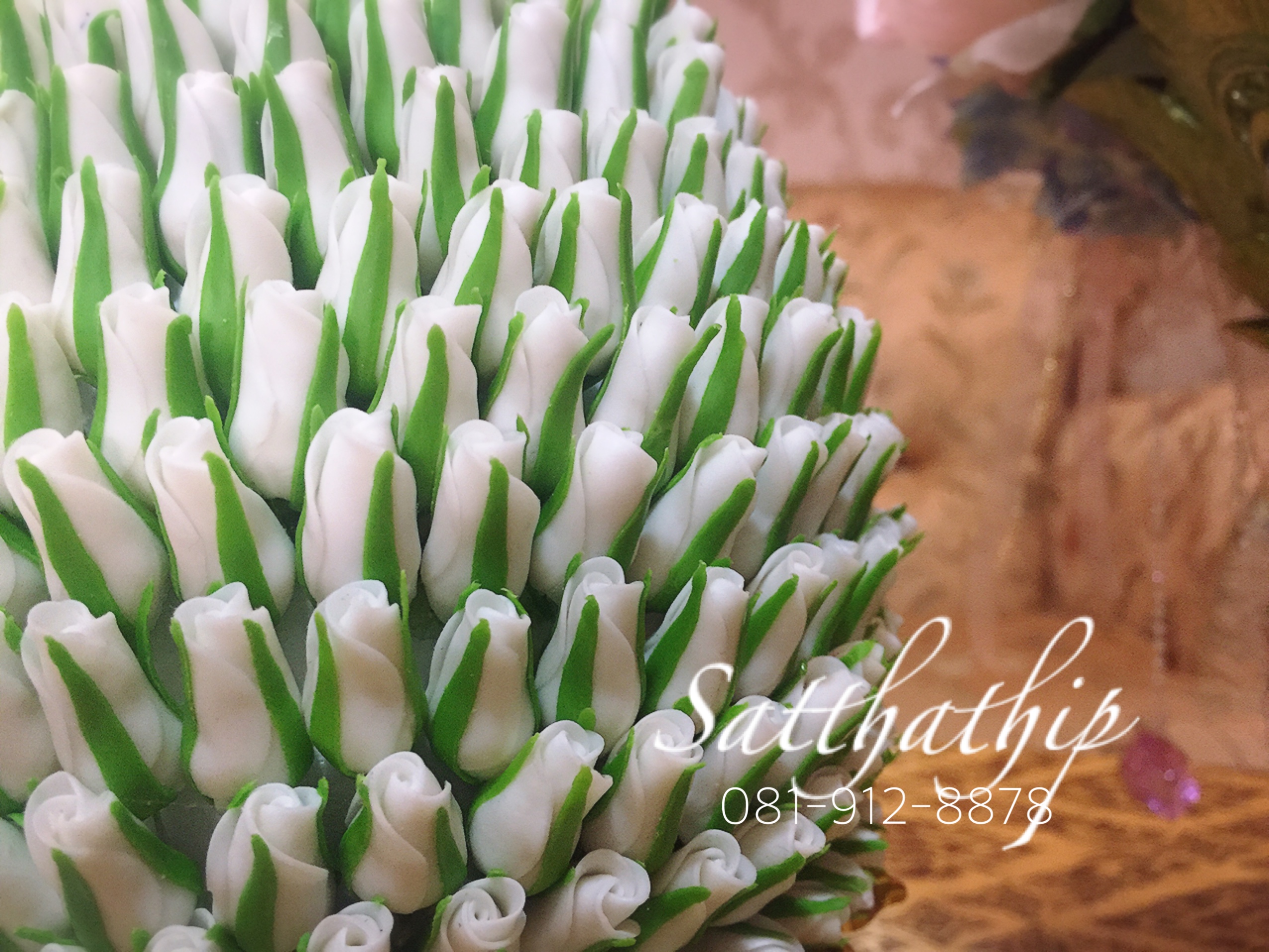 พานพุ่มดอกกุหลาบ ประดิษฐ์จากดิน [ุ6.5 นิ้ว 2,800 บาท/คู่]