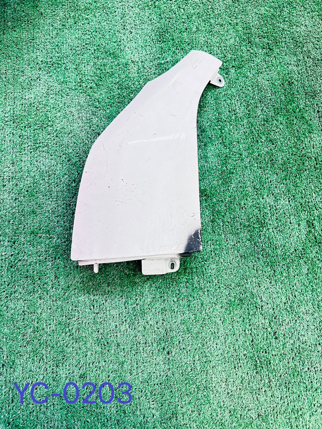 บังโคลนหน้า L Toyota Commuter 2005-18 แท้ถอด