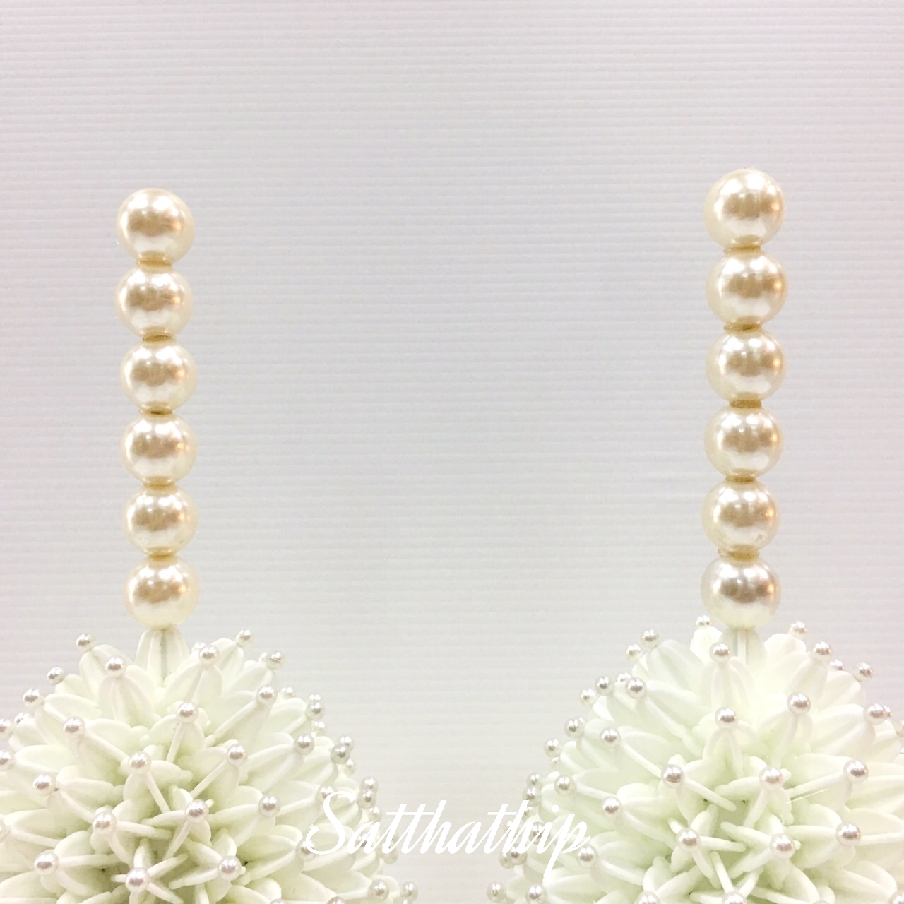 พานพุ่มดอกรักประดิษฐ์ [4"]