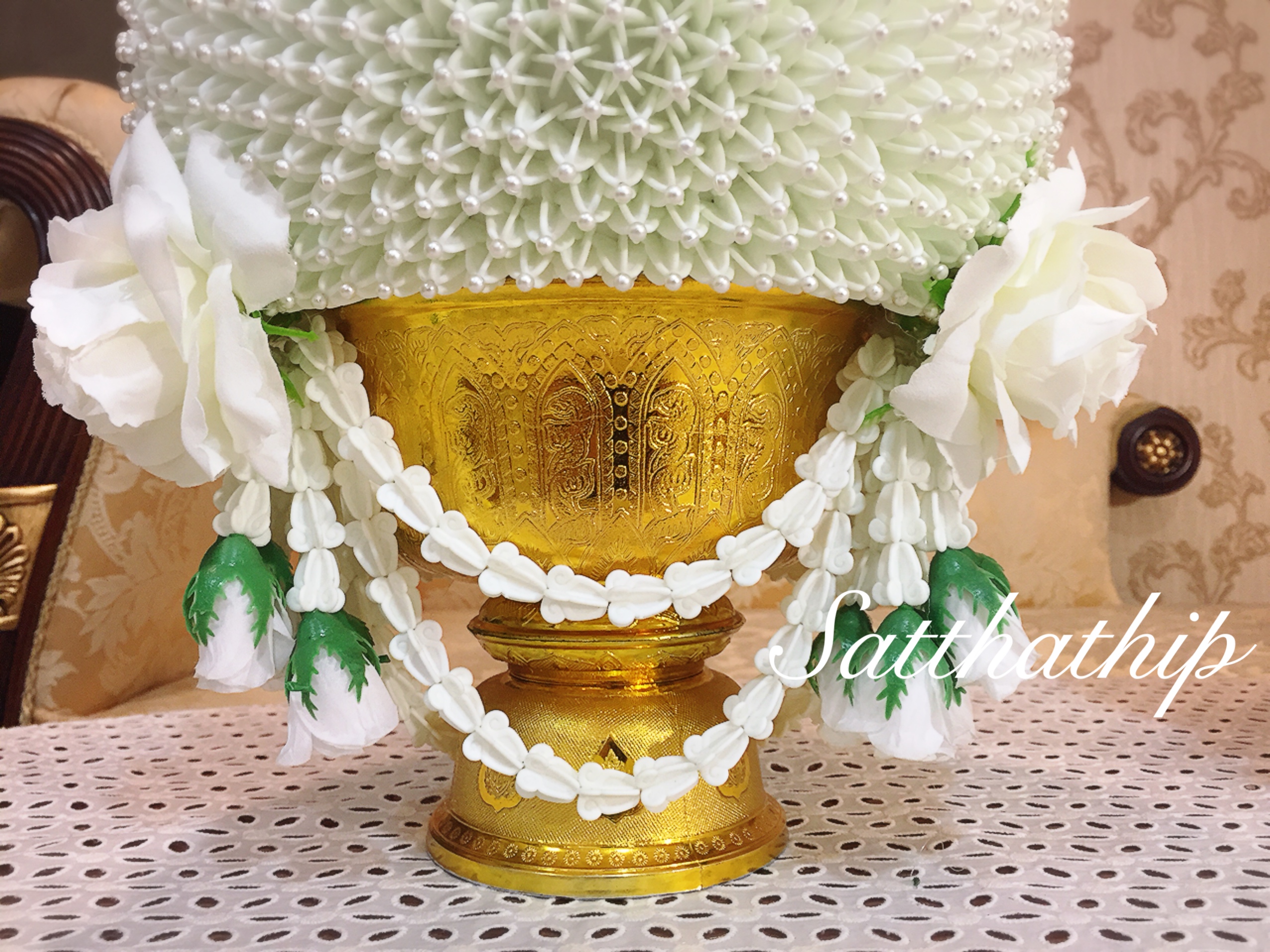 พานพุ่ม - พานพุ่มสักการะ - พานพุ่มดอกรัก - พานพุ่มดอกรักประดิษฐ์ (พลาสติก) - พานพุ่มสีขาว - Panpum