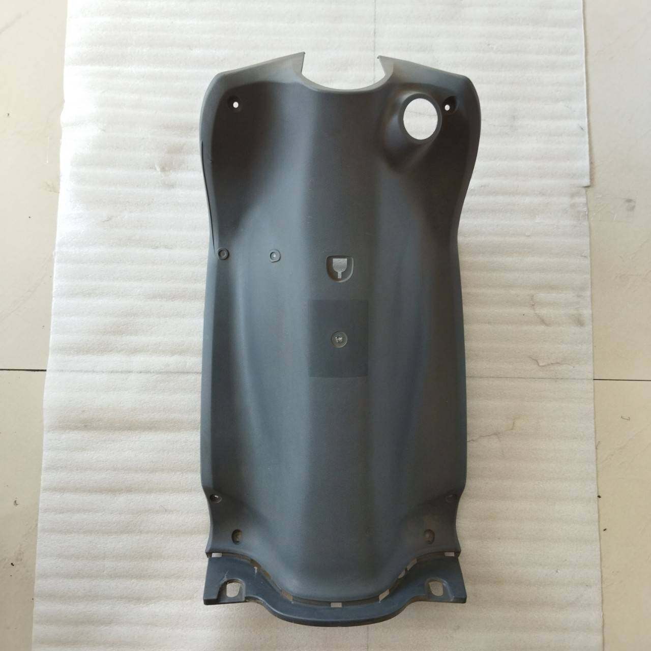 92111-46G00-YUU ฝาครอบบังลม Step125 UY125SL-E อะไหล่แท้ SUZUKI