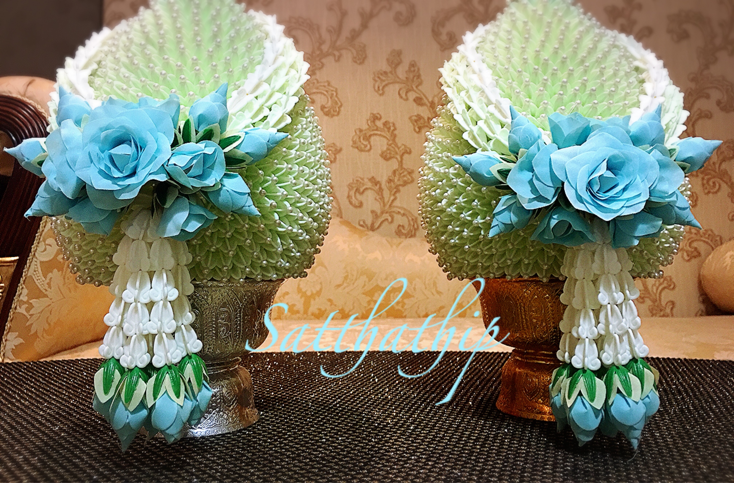 พานพุ่ม - พานพุ่มสักการะ - พานพุ่มดอกรัก - พานพุ่มดอกรักประดิษฐ์ (พลาสติก) - พานพุ่มสีขาว - Panpum