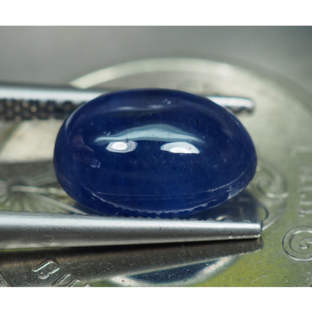 พลอยไพลินหลังเบี้ย (Sapphire) 4.15 กะรัต