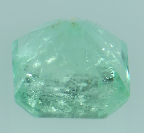 พลอยมรกตดิบ (Emerald) 0.68 กะรัต No oil