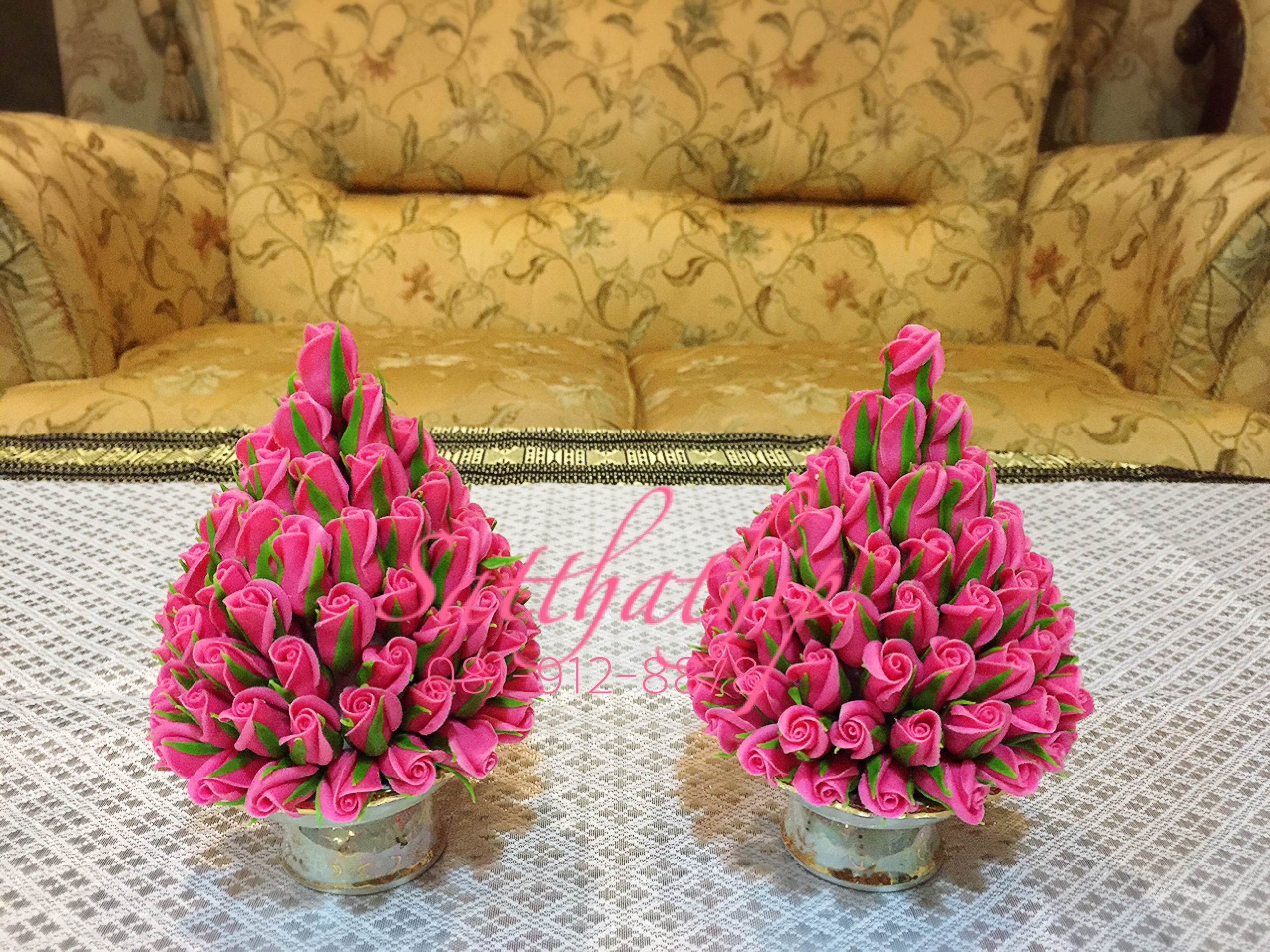 พานพุ่มดอกกุหลาบ ประดิษฐ์จากดิน [3.5 นิ้ว 1,100 บาท/คู่]