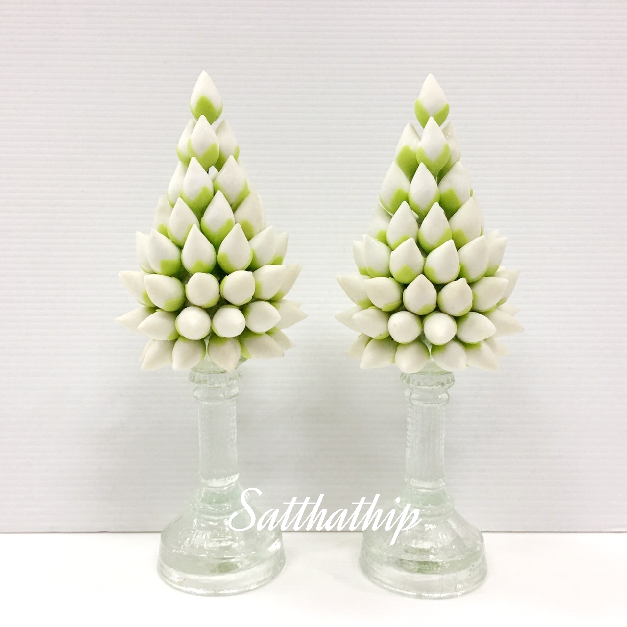 พานพุ่มดอกบัว ประดิษฐ์จากดิน [3 นิ้ว 850 บาท/คู่]