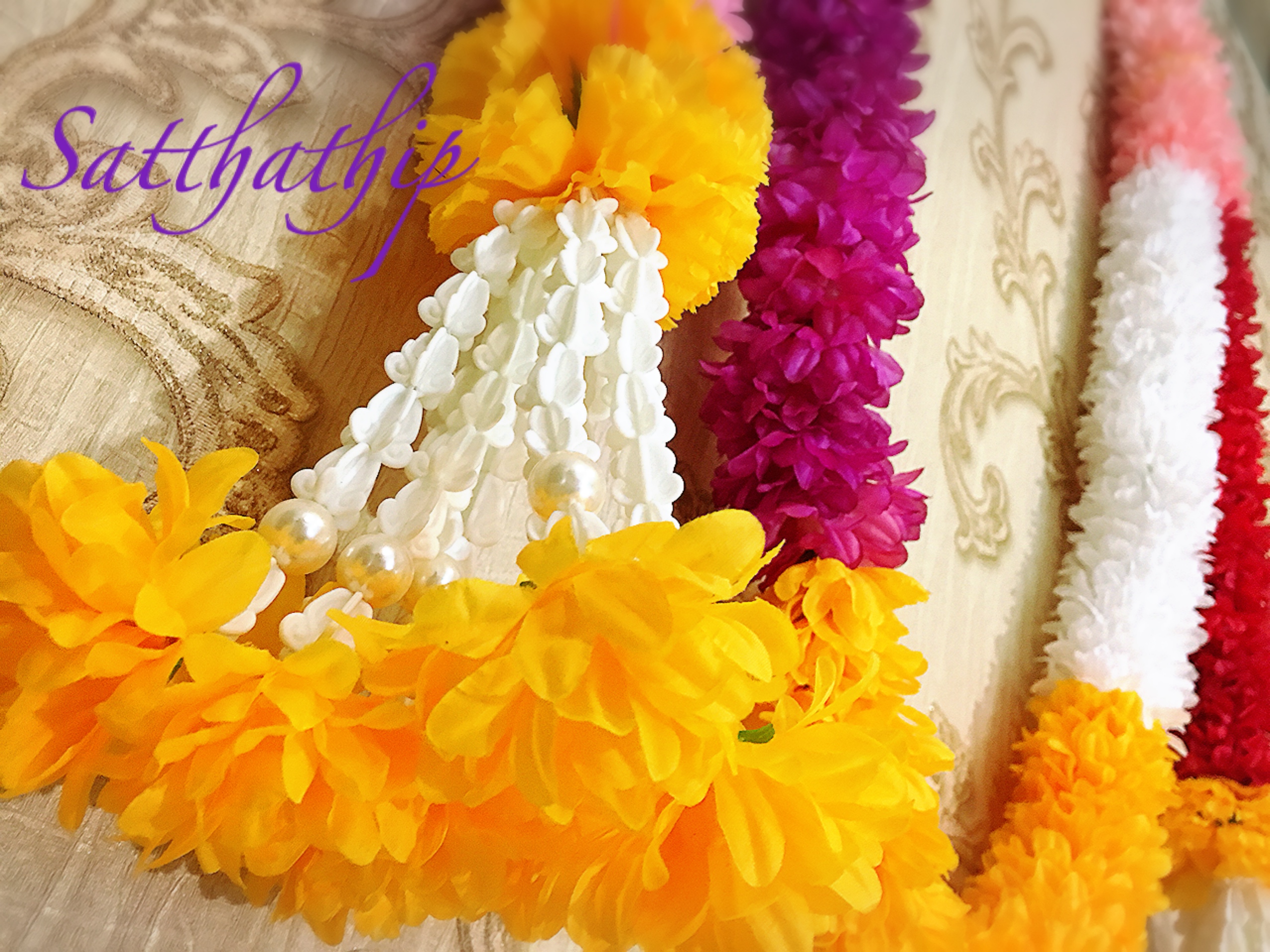 พวงมาลัยเจ็ดสีเจ็ดศอก/พวงมาลัยผ้าสองชาย [ไม่ตัดก้านดอก 380 บาท/เมตร]