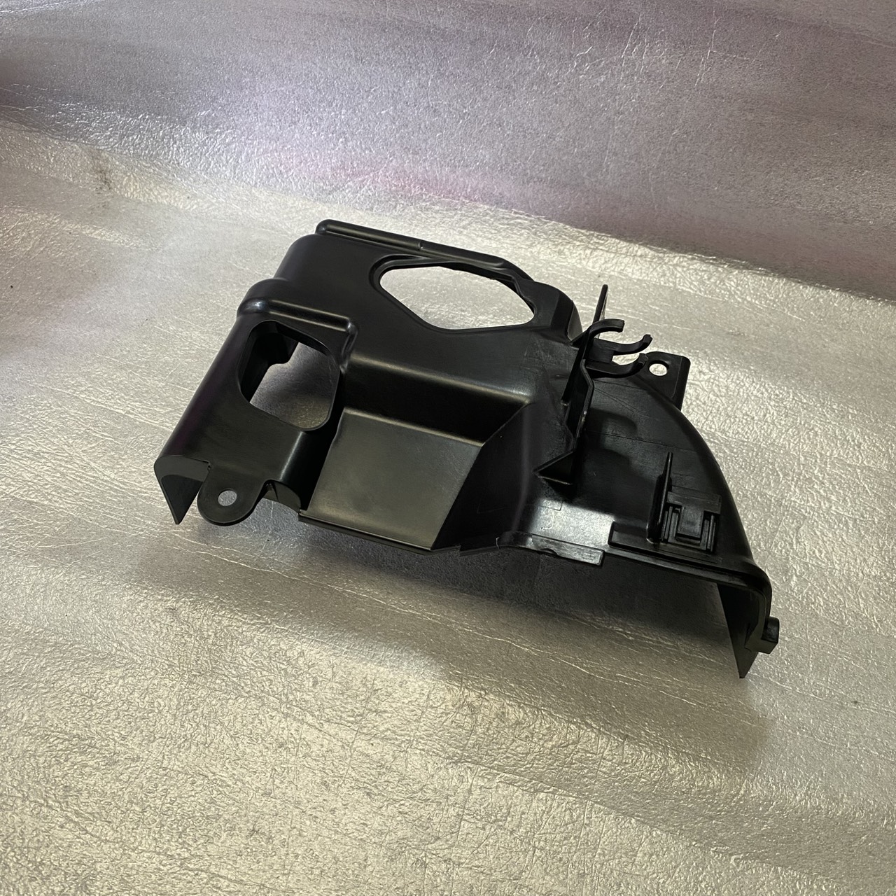 19621-KYT-900 ตัวยึดพัดลมระบายความร้อนตัวบน SCOOPY-i(ปี2009-11)ตัวแรก อะไหล่แท้ HONDA