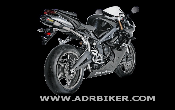 ท่อ Akrapovic Titanium Slip-on สำหรับ Triumph Daytona 675R (For Exhibition only)