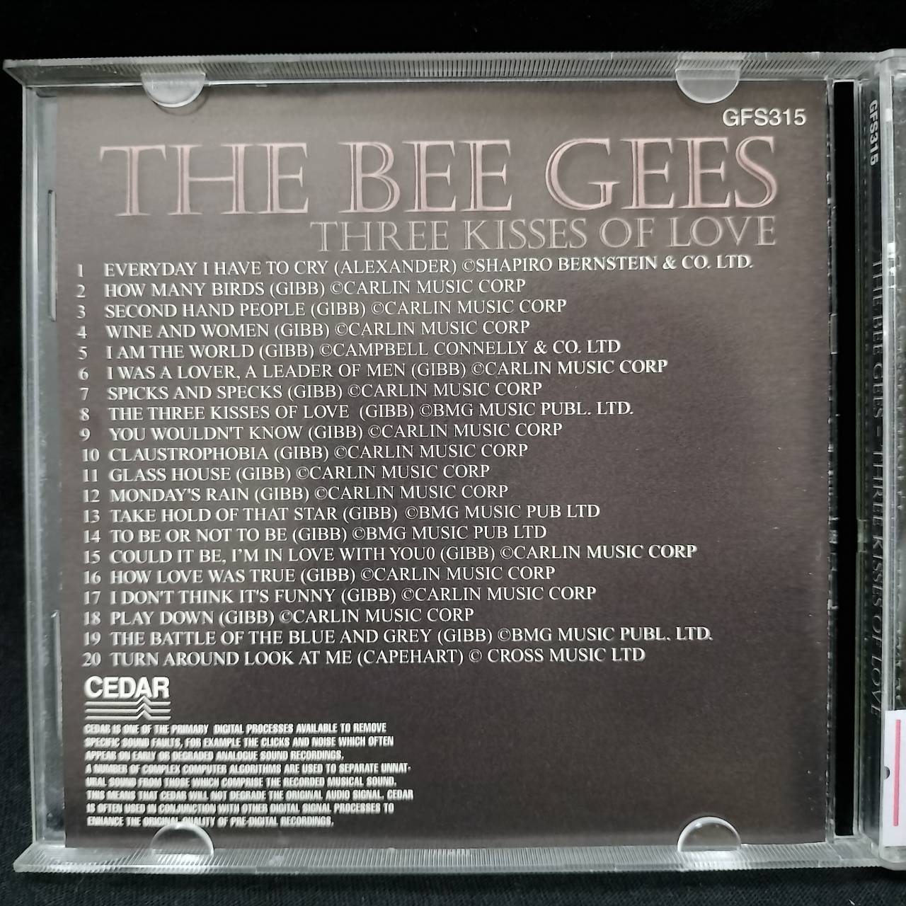 The Bee Gees – Three Kisses Of Love / ไม่ระบุ / แผ่นสภาพนางฟ้า